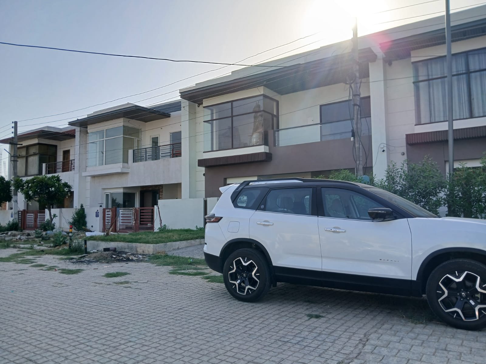 5 BHK Semi-Furnished Villa in Basant Avenue  Ludhiana