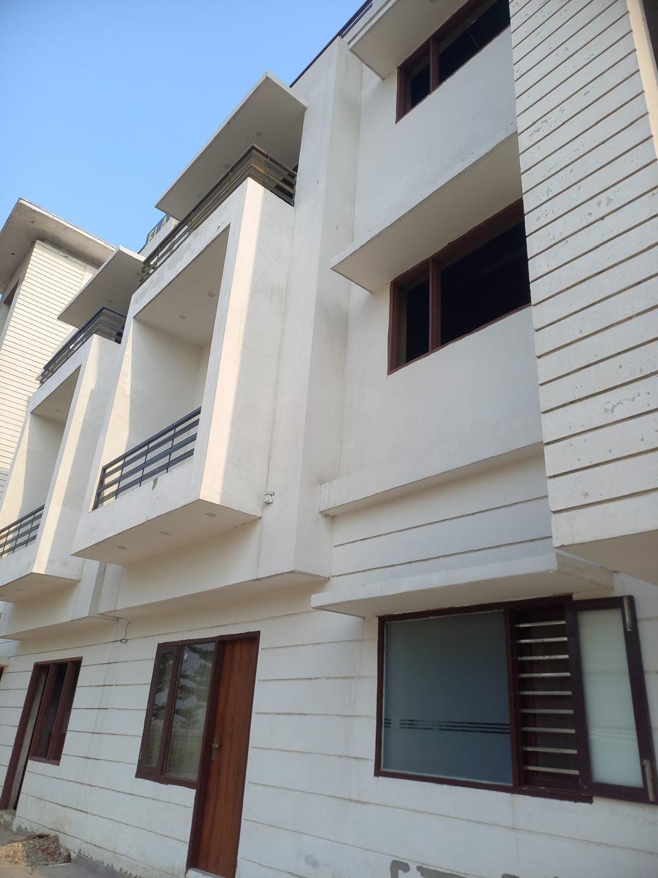 Spacious 3BHK Flats in Park Avenue Thakarwal