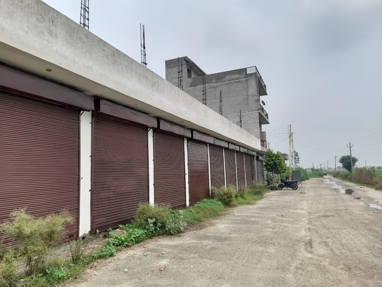Built Shop for Sale in Kakka Dhaula – 33.33 Sq.Yards